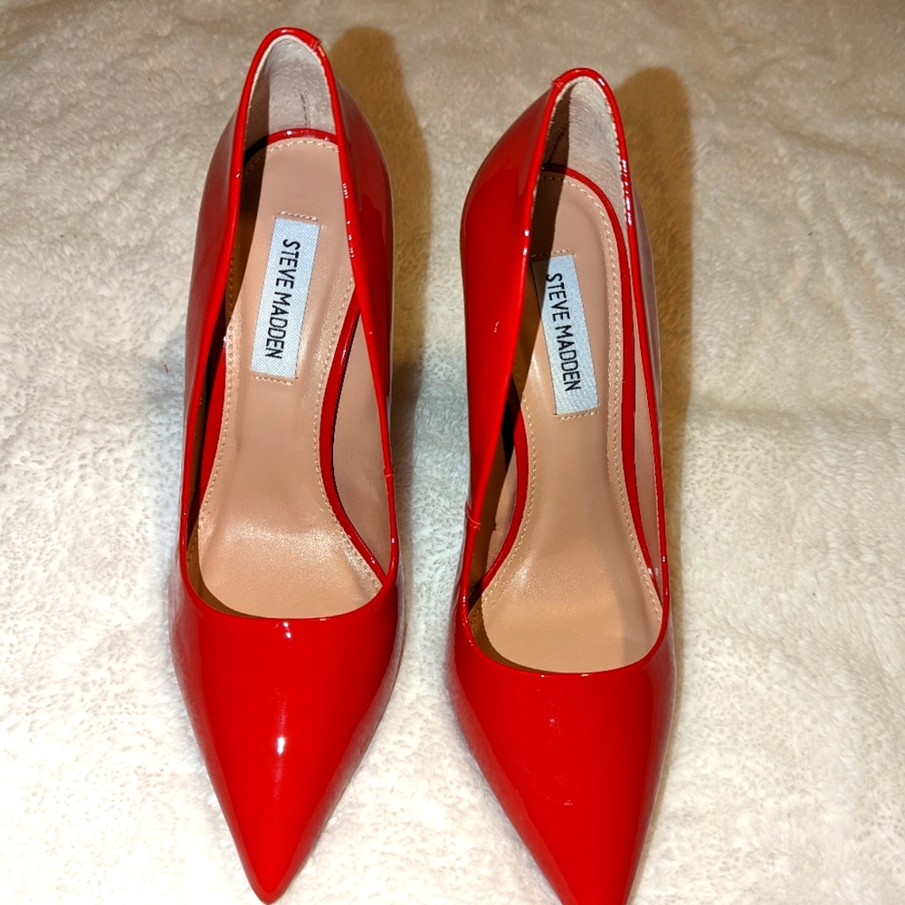 Steve Madden Vala Red Patten high heels 👠